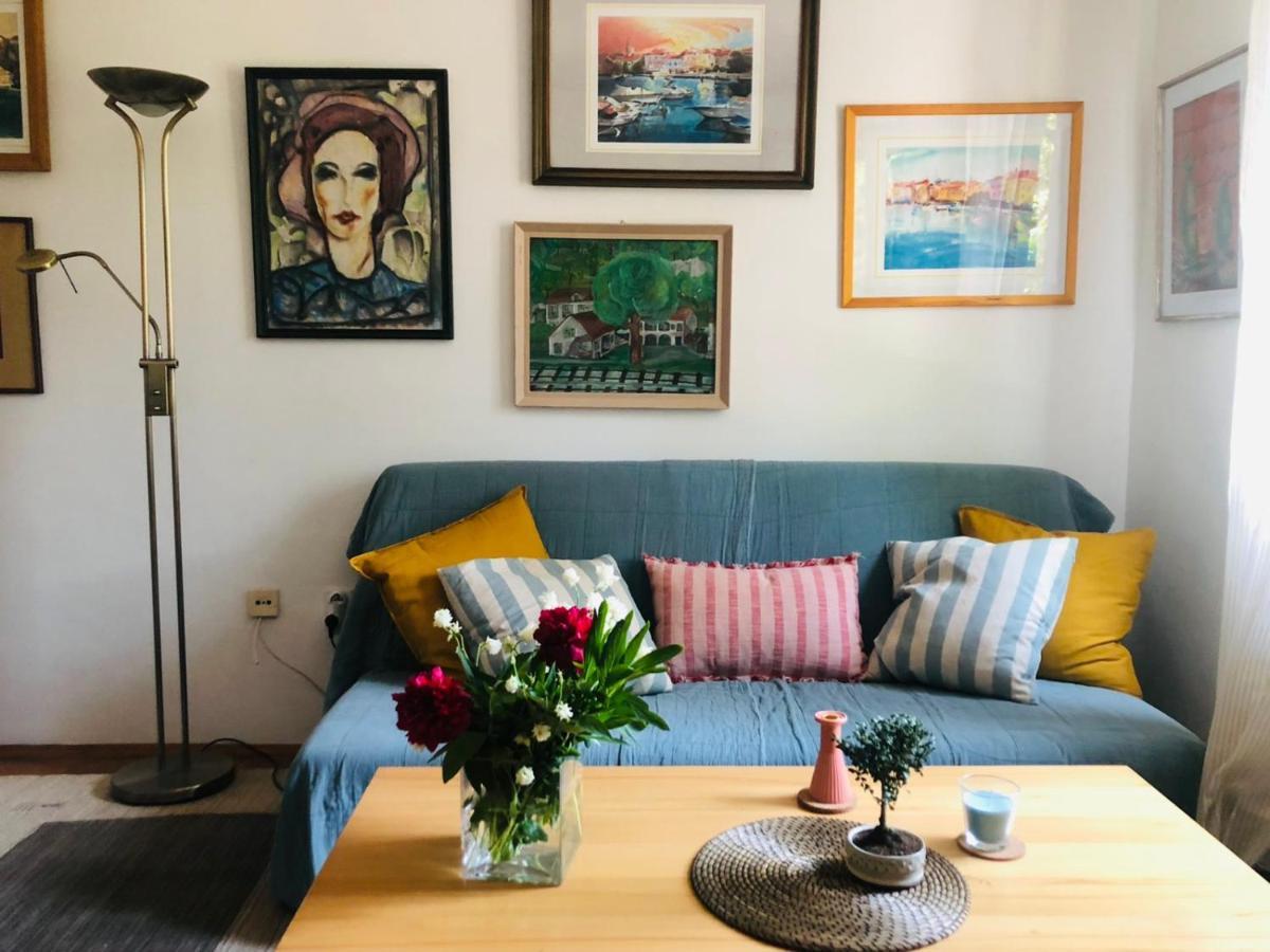 Beautiful Apartment With Balcony Πούλα Εξωτερικό φωτογραφία